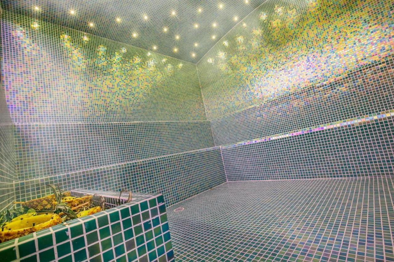 Hotel V1501 パスト エクステリア 写真 The interior of the steam room