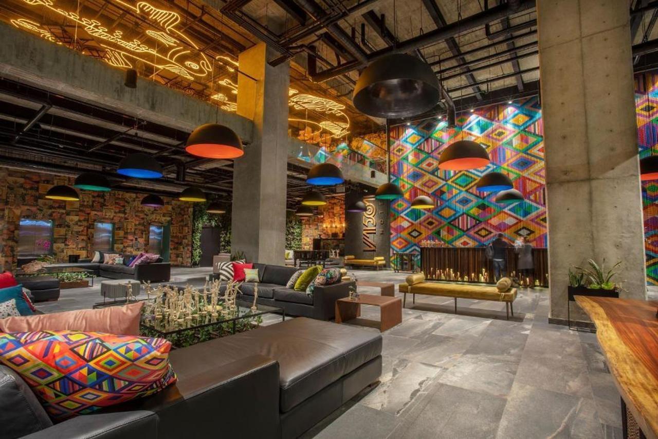 Hotel V1501 パスト エクステリア 写真 Interior of the Starbucks Reserve Roastery in Milan, Italy