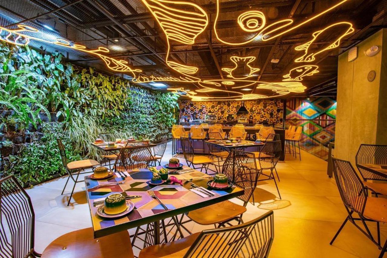 Hotel V1501 パスト エクステリア 写真 Interior of the restaurant in 2018